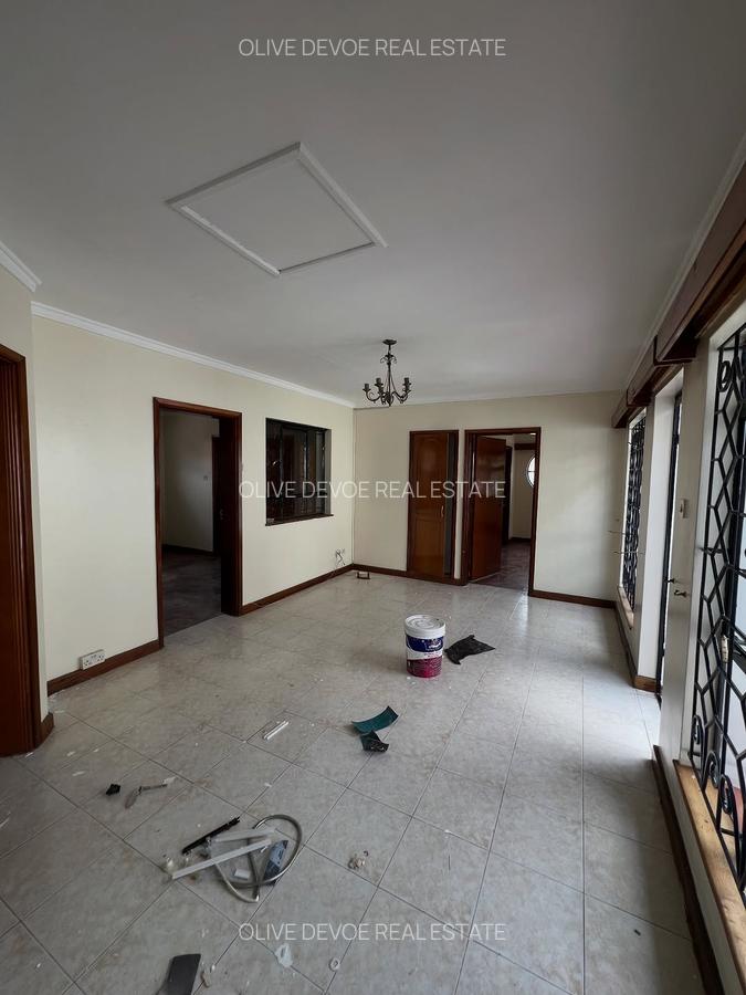 4 Bed Townhouse with En Suite in Spring Valley - 18