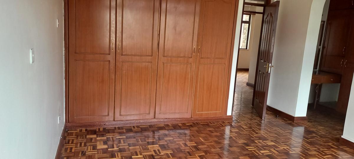 3 Bed Apartment with En Suite in Westlands Area - 8