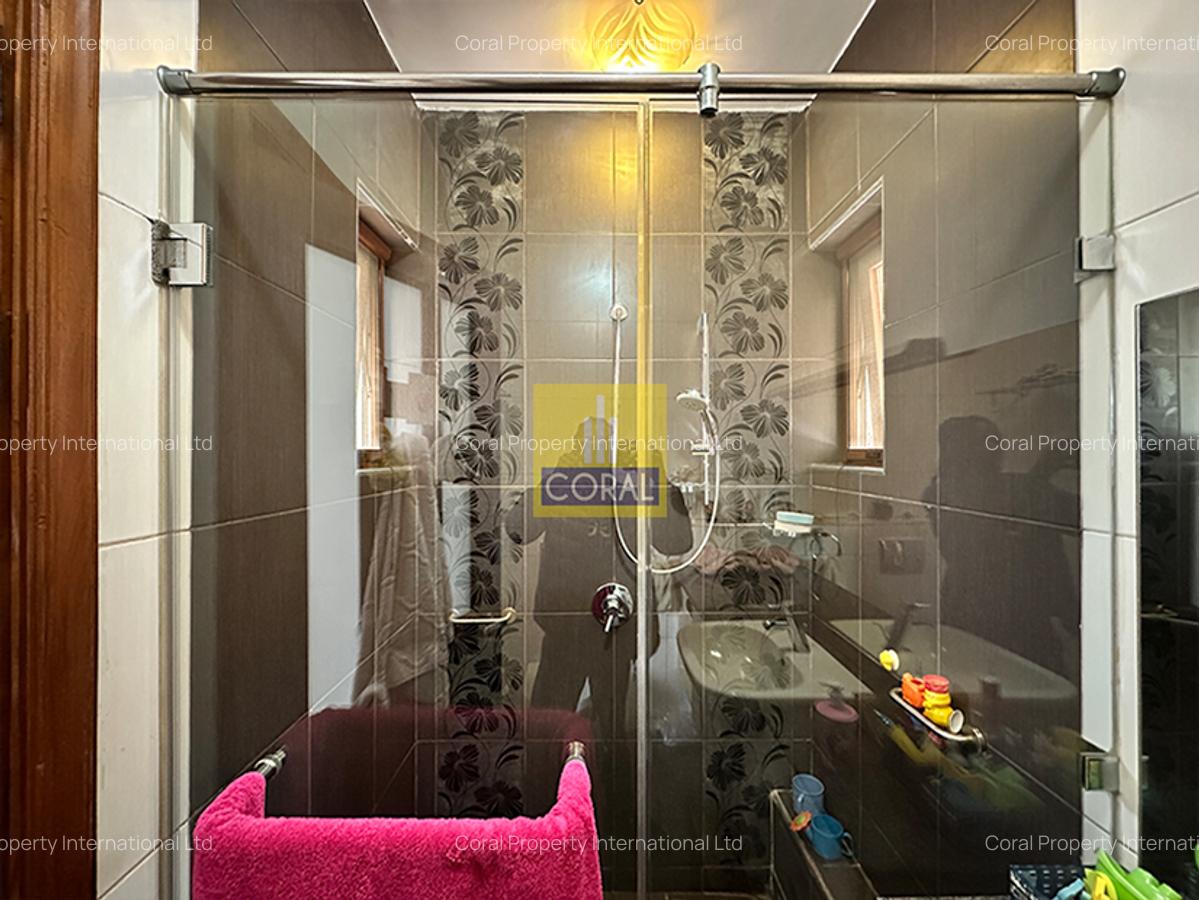 4 Bed Apartment in Parklands - 9