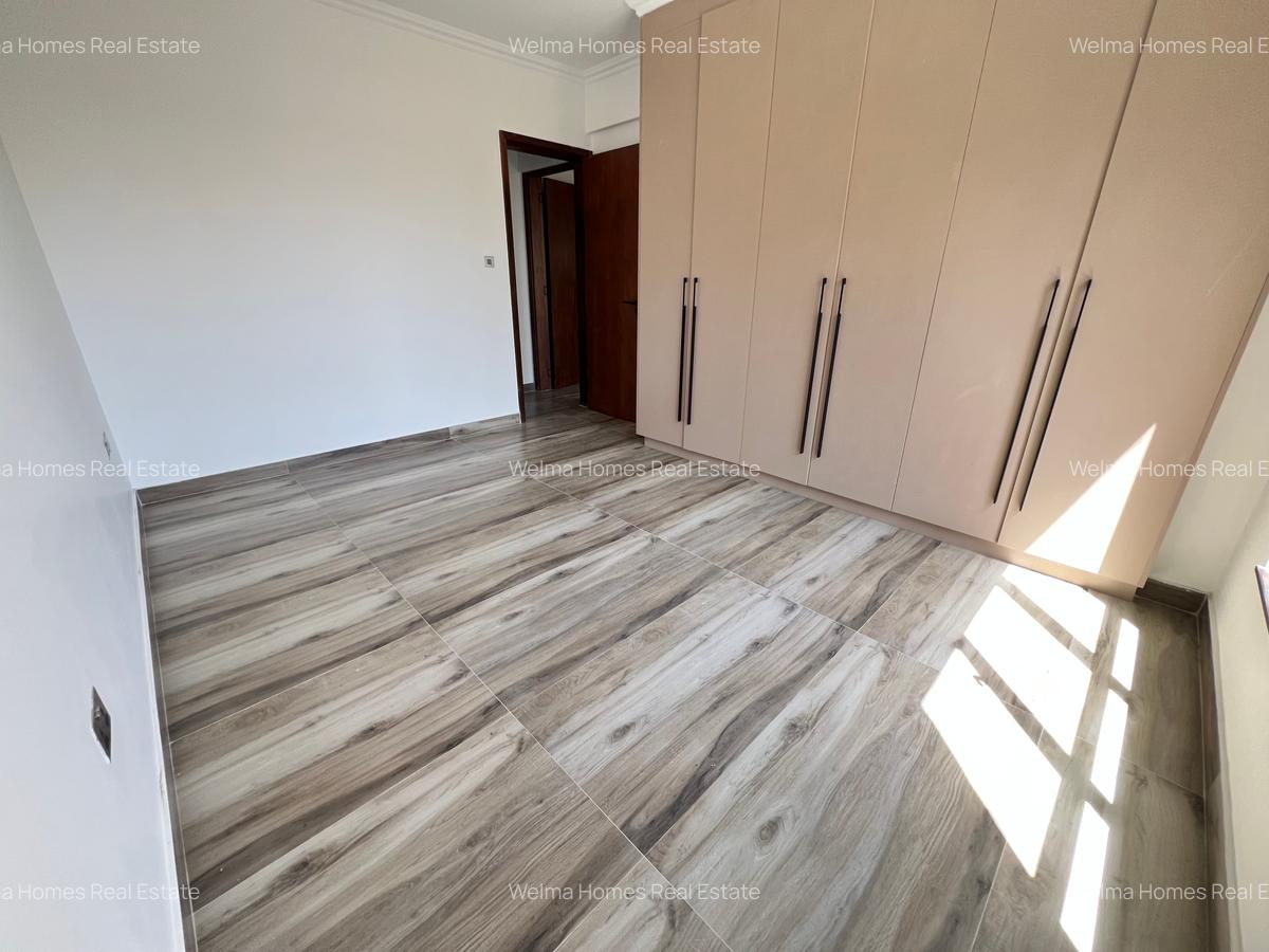 2 Bed Apartment with En Suite at Brookside - 10