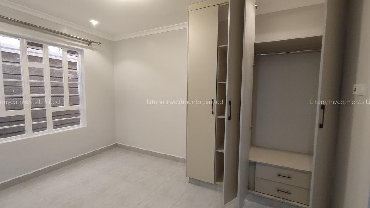 3 Bed House with En Suite in Kamakis - 11