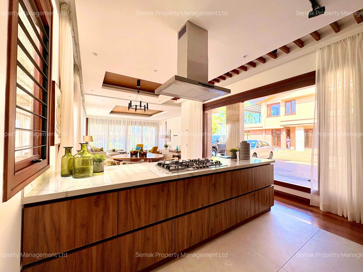 4 Bed Villa with En Suite at Tala Road - 8