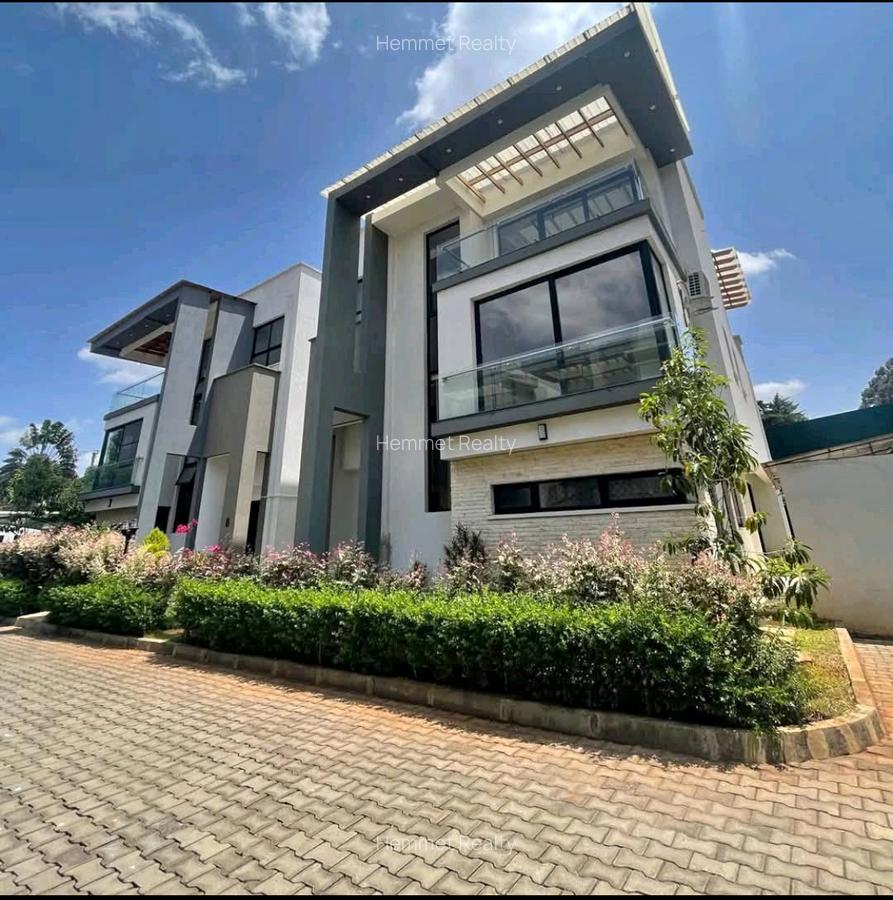 5 Bed Townhouse with En Suite in Lavington - 1