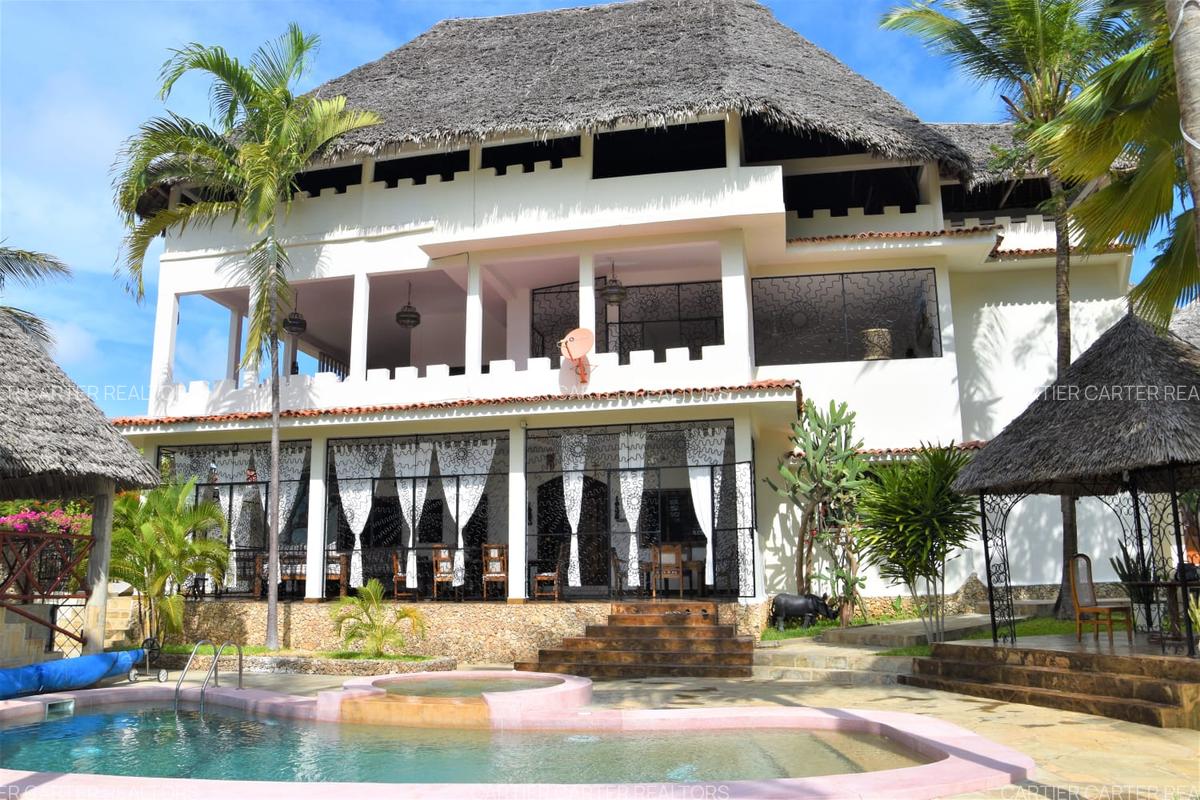 5 Bed Villa with En Suite in Watamu - 1