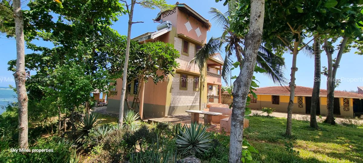 4 Bed Villa with En Suite at Kanamai - 6