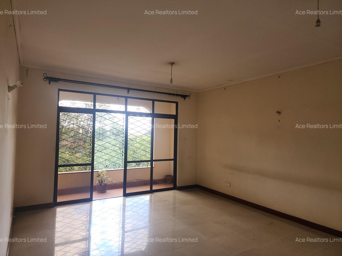 3 Bed Apartment with En Suite at Parklands Road - 5