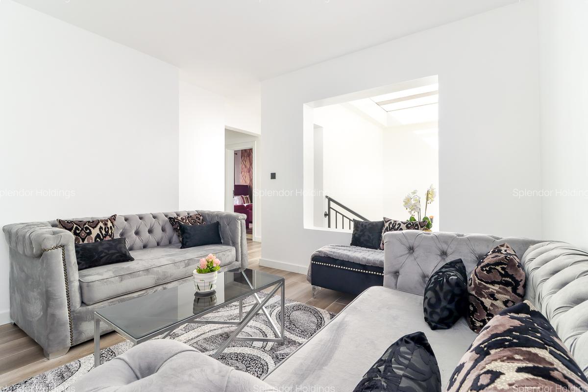 4 Bed Townhouse with En Suite in South C - 15