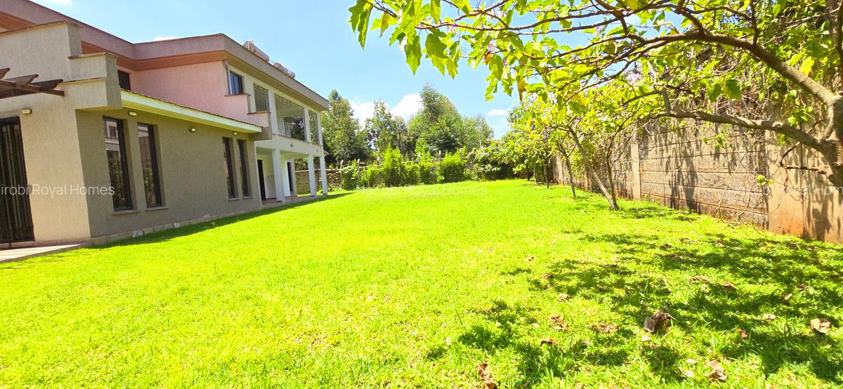 6 Bed House with En Suite at Lavington Road - 4