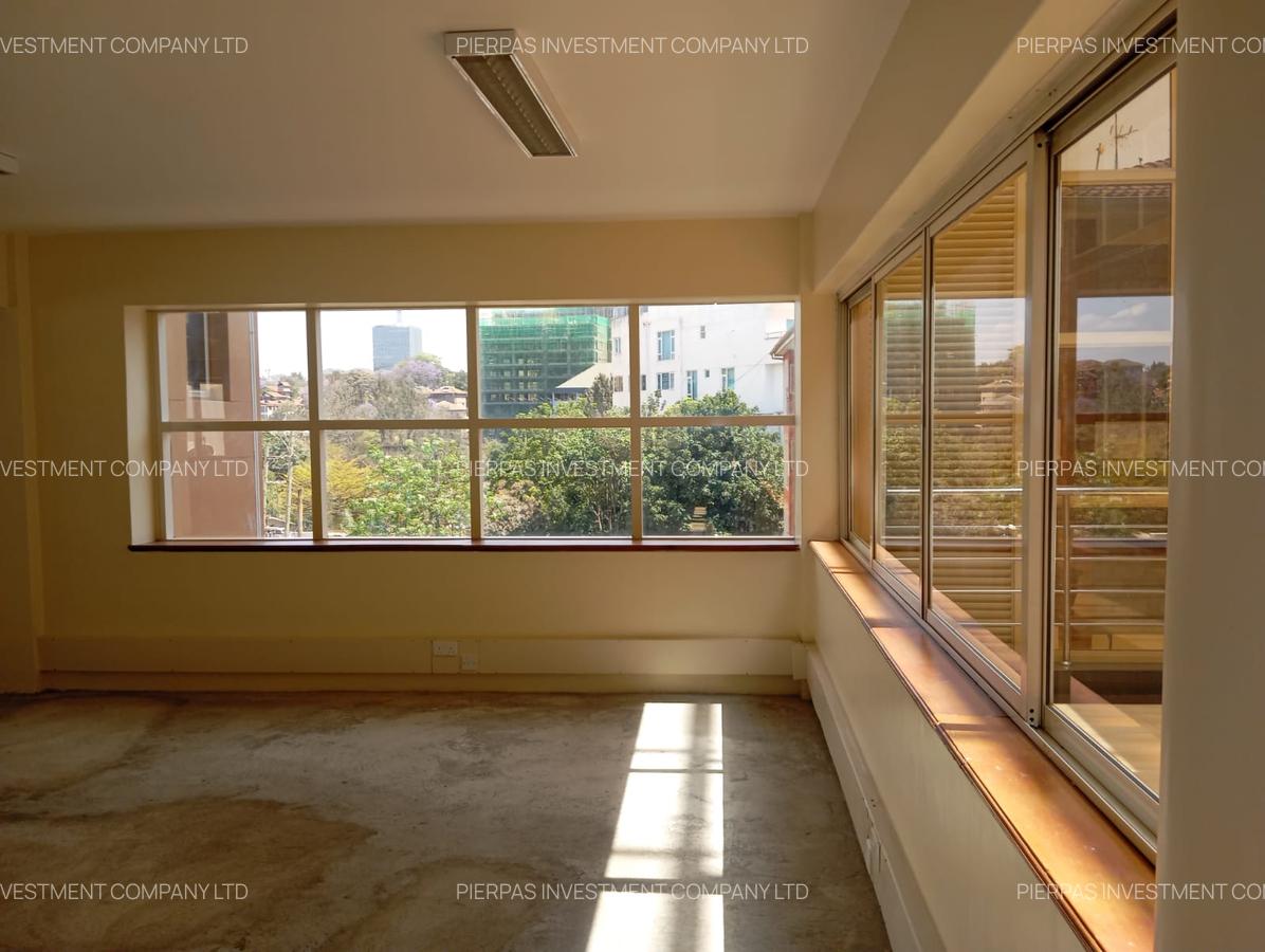 15,000 ft² Office with Service Charge Included in Riverside - 10