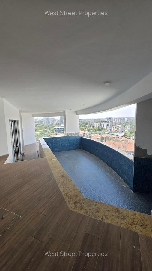 4 Bed Apartment with En Suite at Riverside Drive - 1