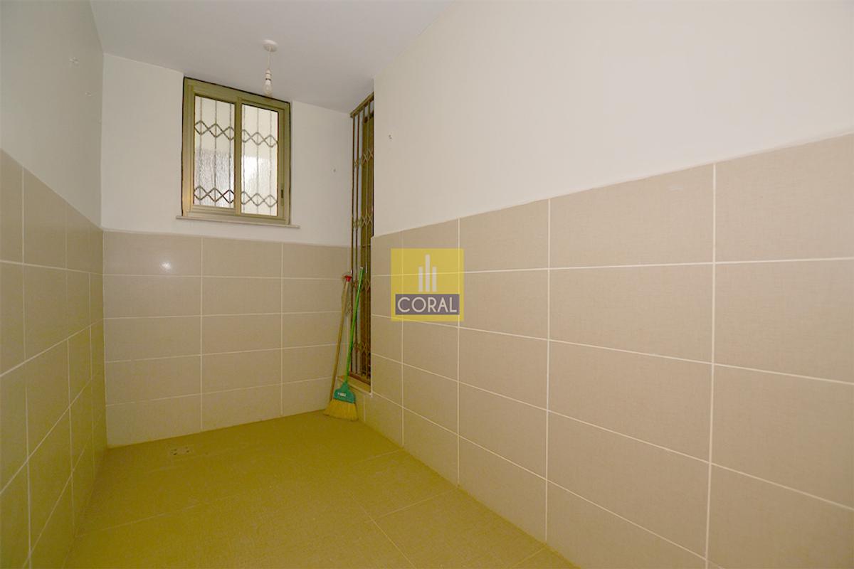 3 Bed Apartment with Swimming Pool in Parklands - 5