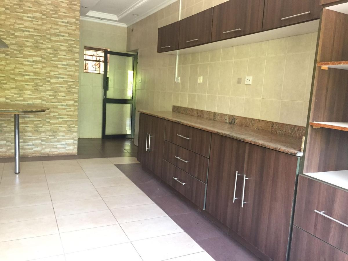 5 Bed House with En Suite in Runda - 13