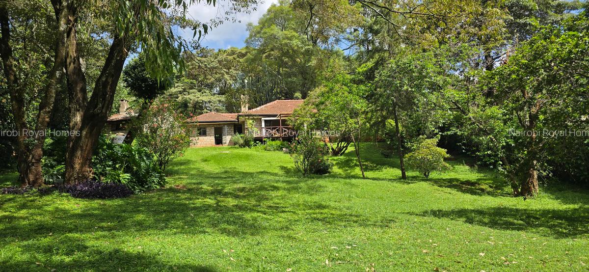 4 Bed House with En Suite at Lavington Green - 3