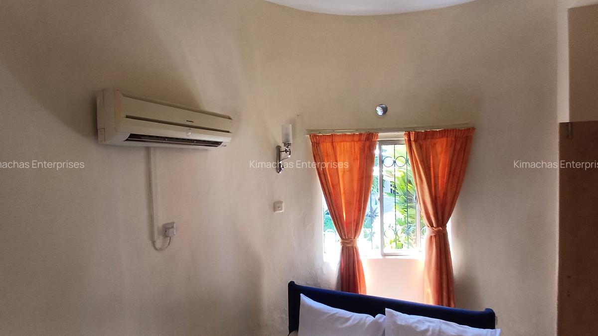 Serviced 1 Bed Apartment with En Suite at 1St Avenue - 13