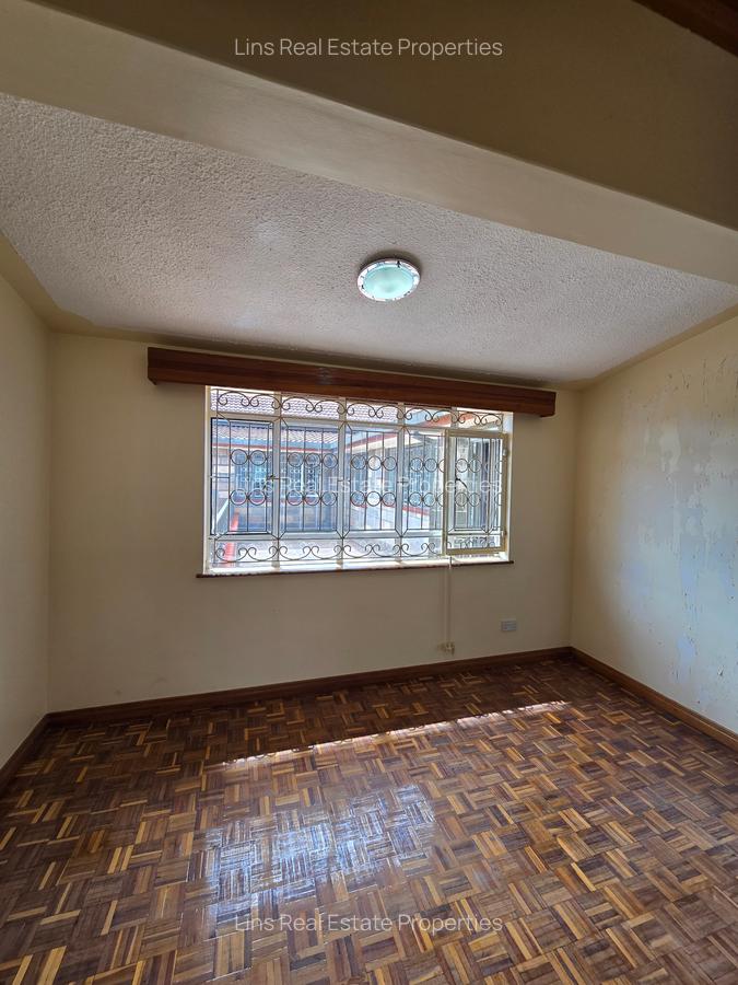 6 Bed House with En Suite in Nyari - 17