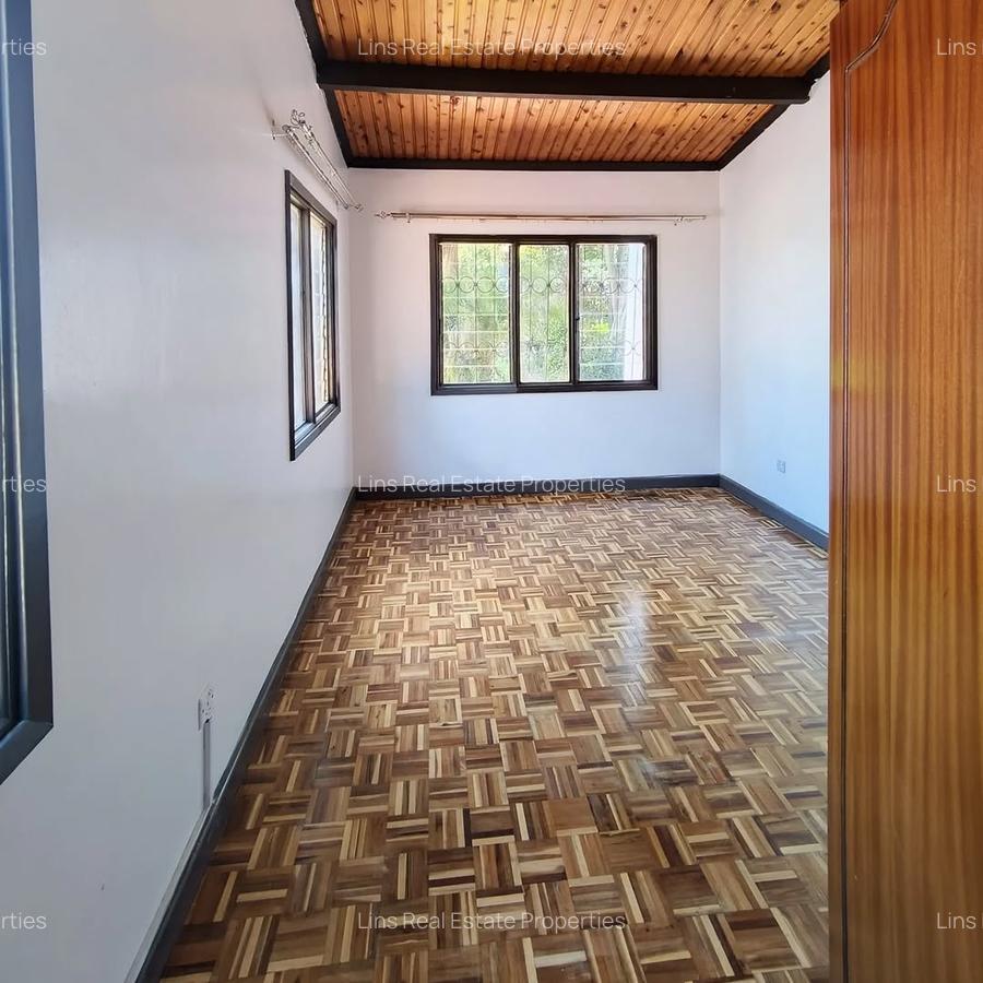 4 Bed Townhouse with En Suite in Lavington - 16