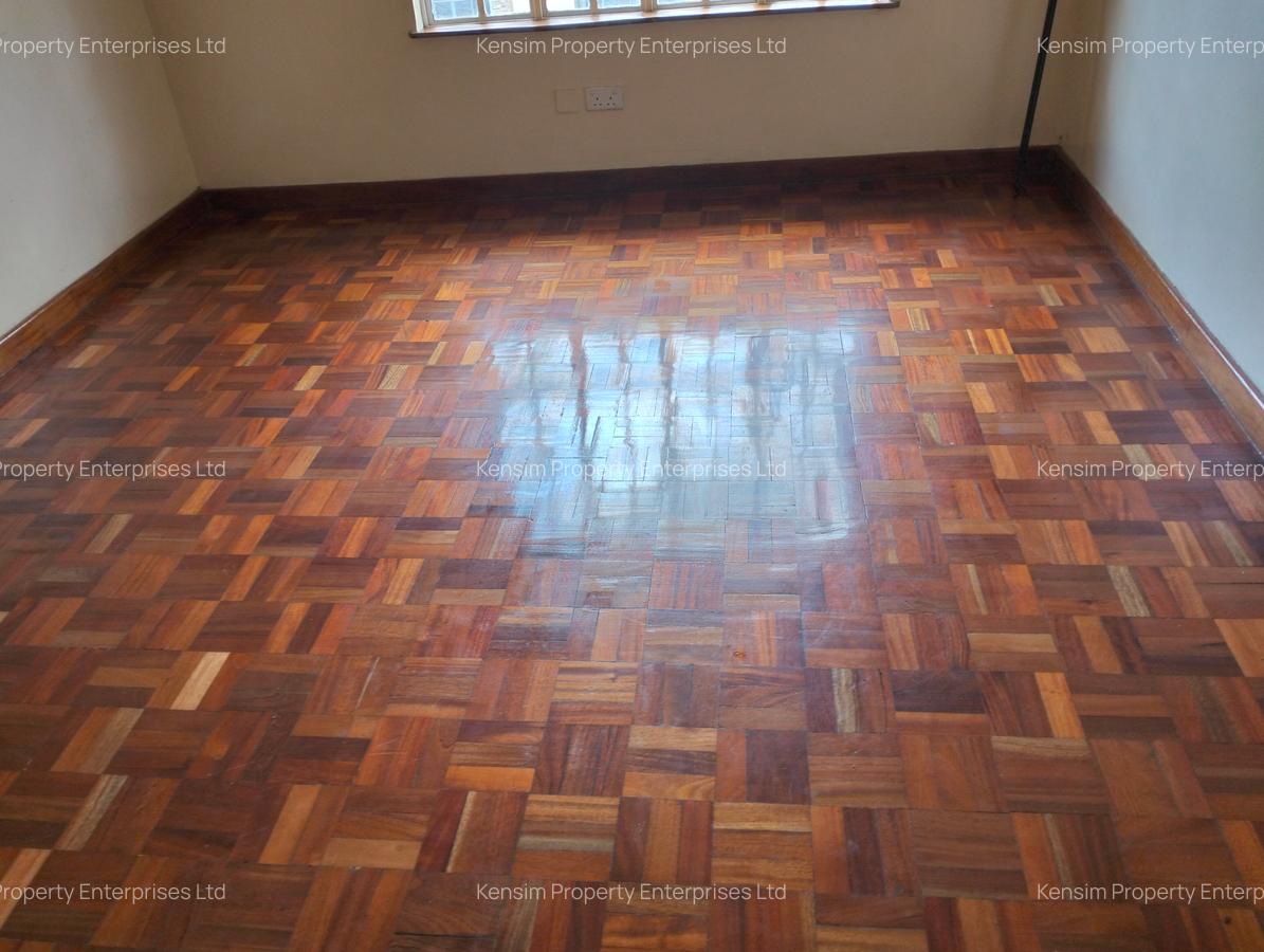 5 Bed Townhouse with En Suite in Lavington - 11