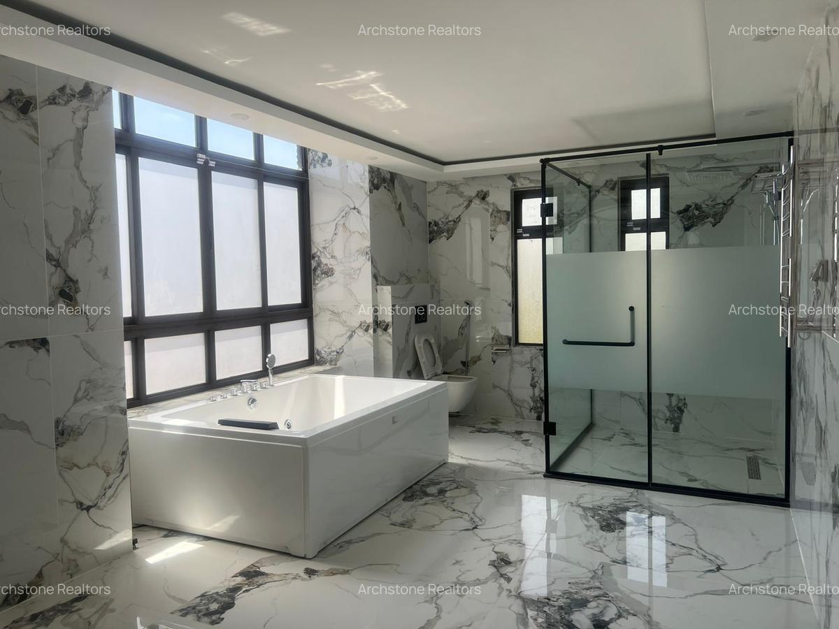 6 Bed House with En Suite in Runda - 5