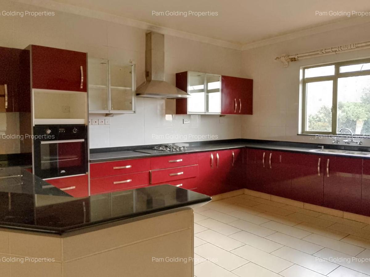 3 Bed Apartment with En Suite in Kilimani - 10
