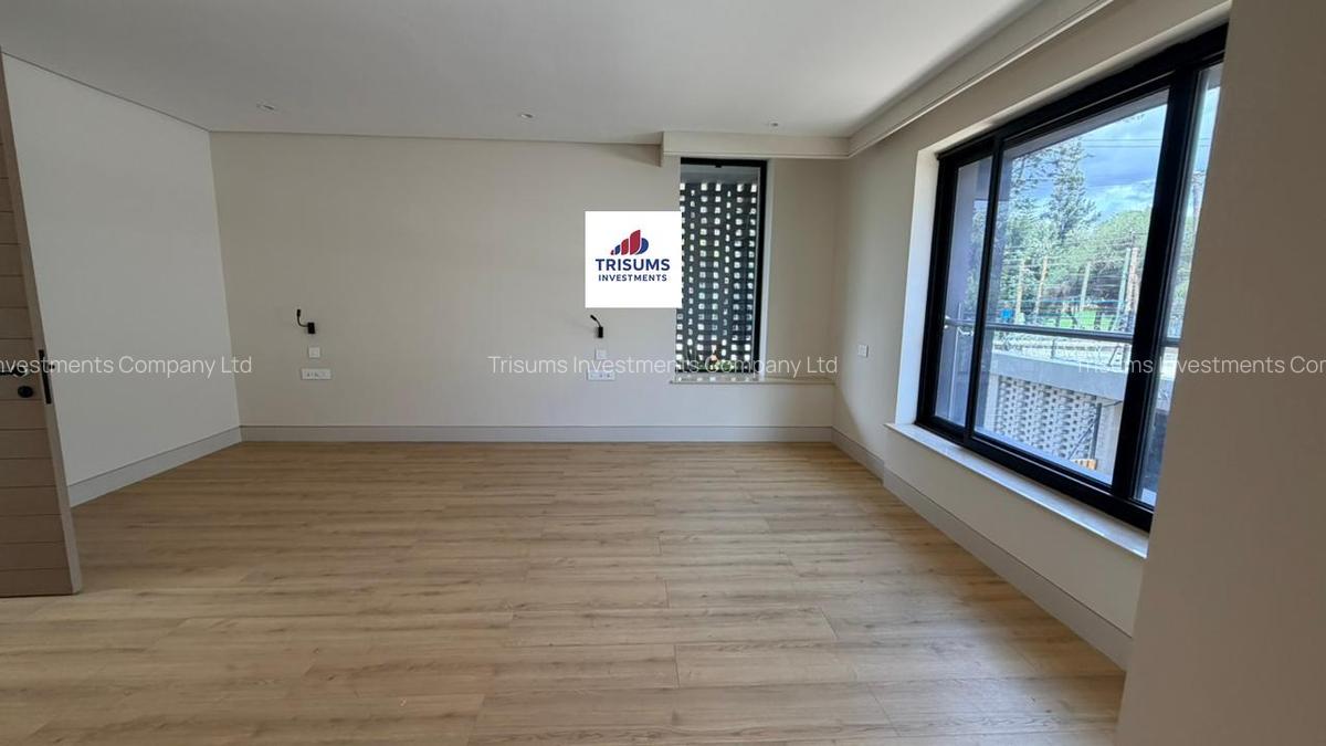 5 Bed House with En Suite in Kyuna - 6