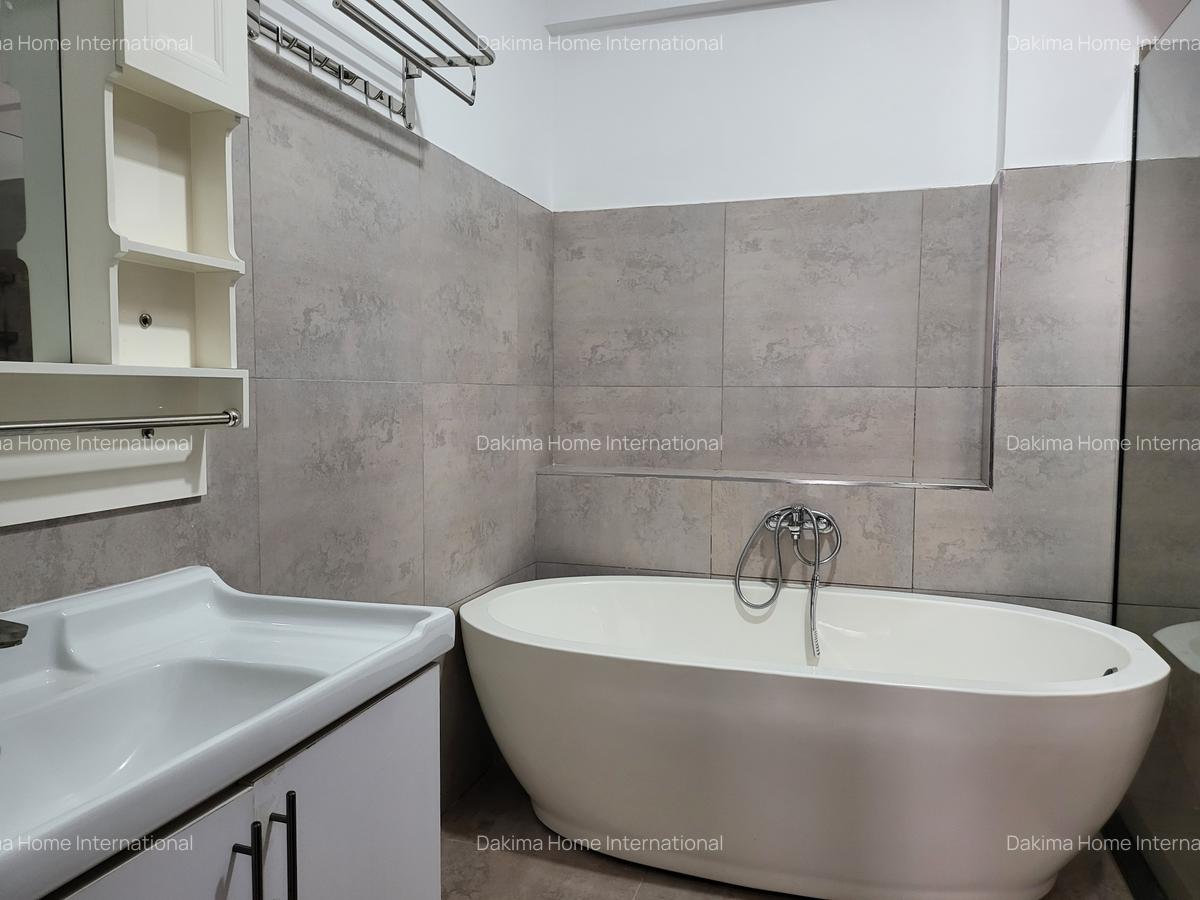 4 Bed Apartment with En Suite in General Mathenge - 12