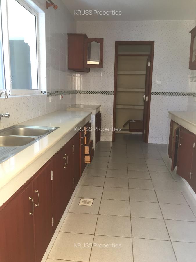 2 Bed Apartment with En Suite in Nyali Area - 14
