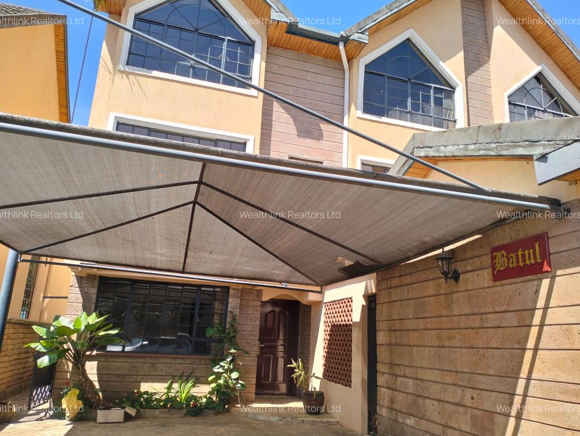 5 Bed Townhouse with En Suite at Lavington - 3