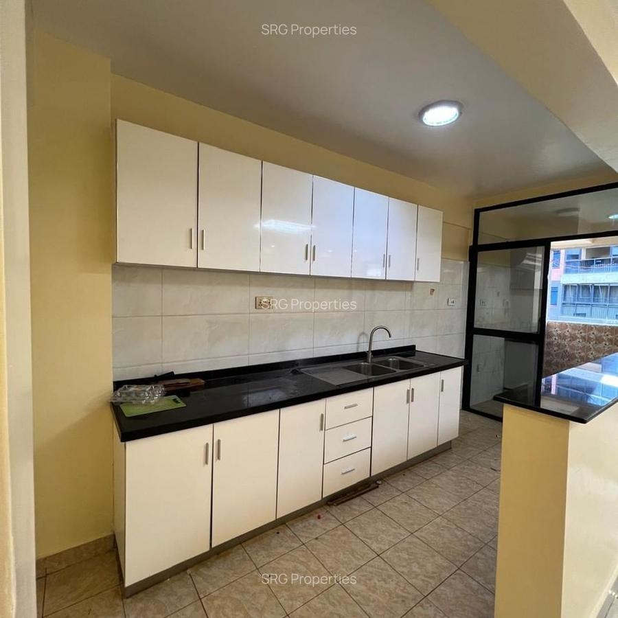 3 Bed Apartment with En Suite in Lavington - 4