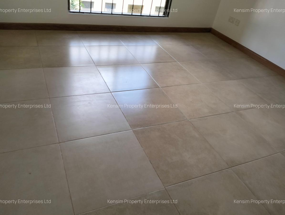 4 Bed Townhouse with En Suite in Runda - 11