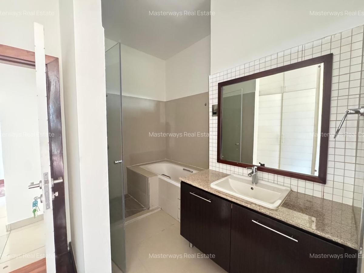 3 Bed Apartment with En Suite in Westlands Area - 16