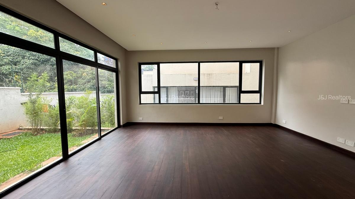 5 Bed Townhouse with En Suite in Lavington - 5