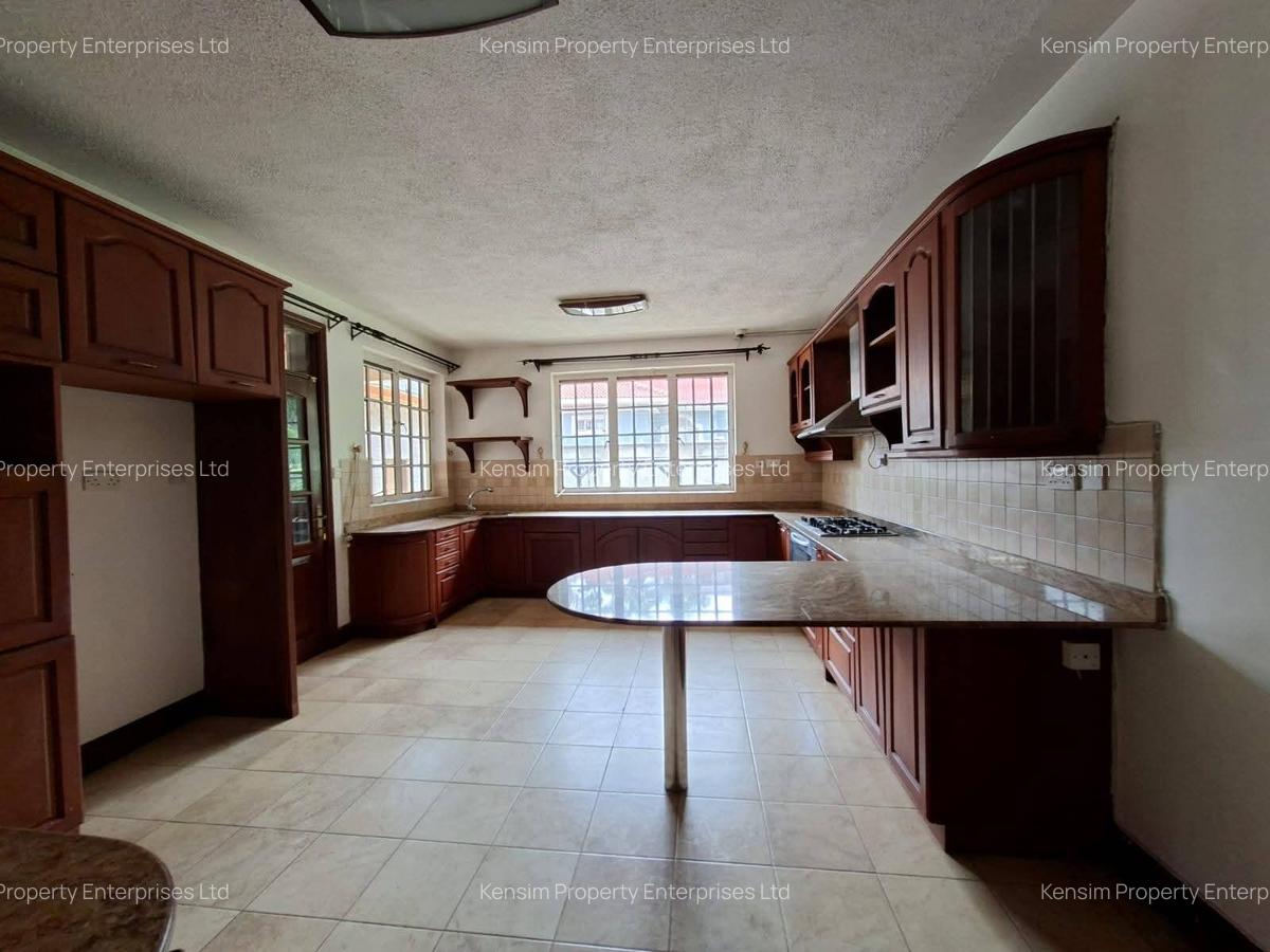 5 Bed House with En Suite in Runda - 15