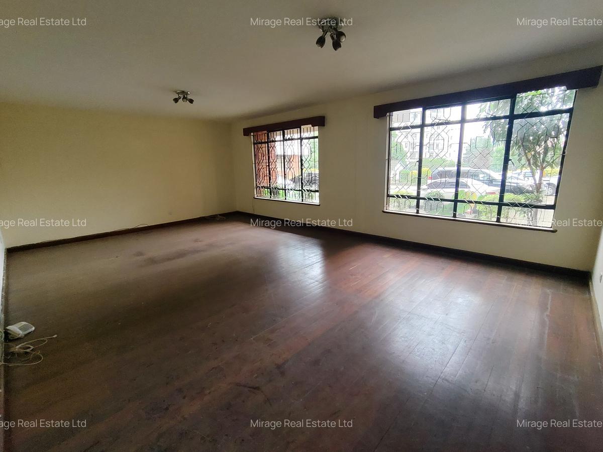 4 Bed Apartment with Parking in Riverside - 9