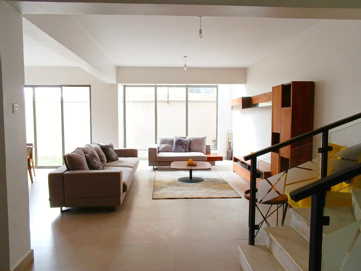 4 Bed Townhouse with En Suite at Near Gateway Mall - 2