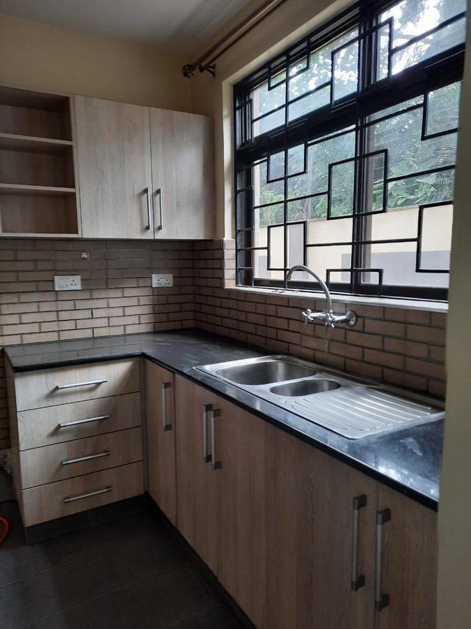 3 Bed Apartment with En Suite in Lavington - 4