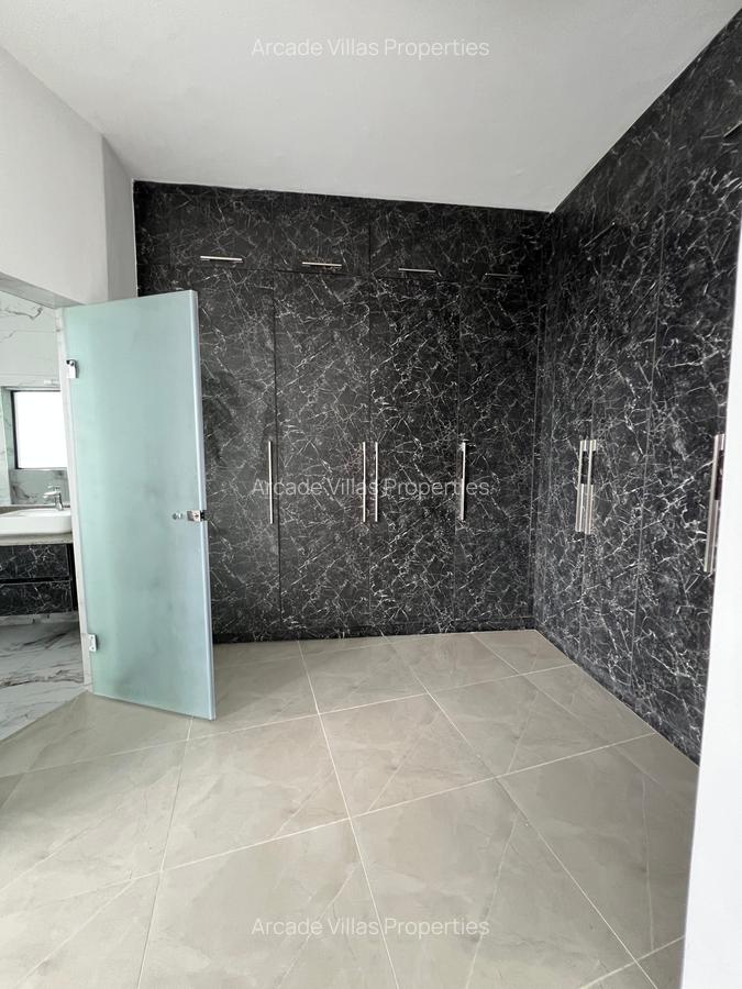 2 Bed Apartment with En Suite in Kilimani - 9