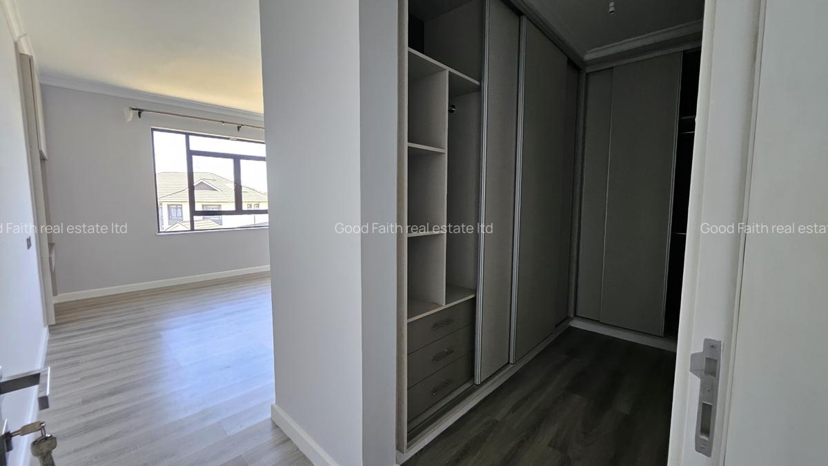 4 Bed Townhouse with En Suite in Kiambu Road - 12