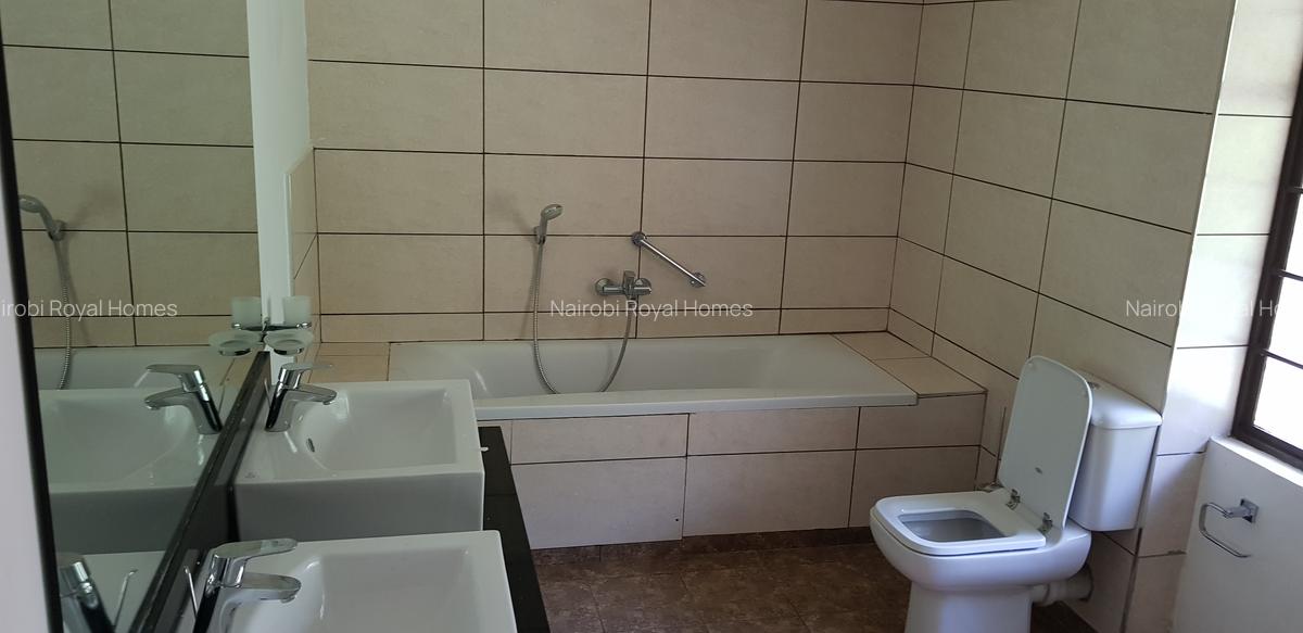 4 Bed Townhouse with En Suite at Rossline Lone Tree - 18