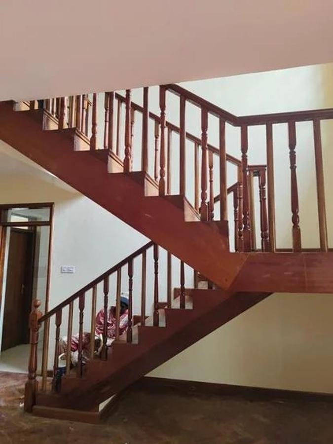 4 Bed Townhouse with En Suite at Lavington - 7