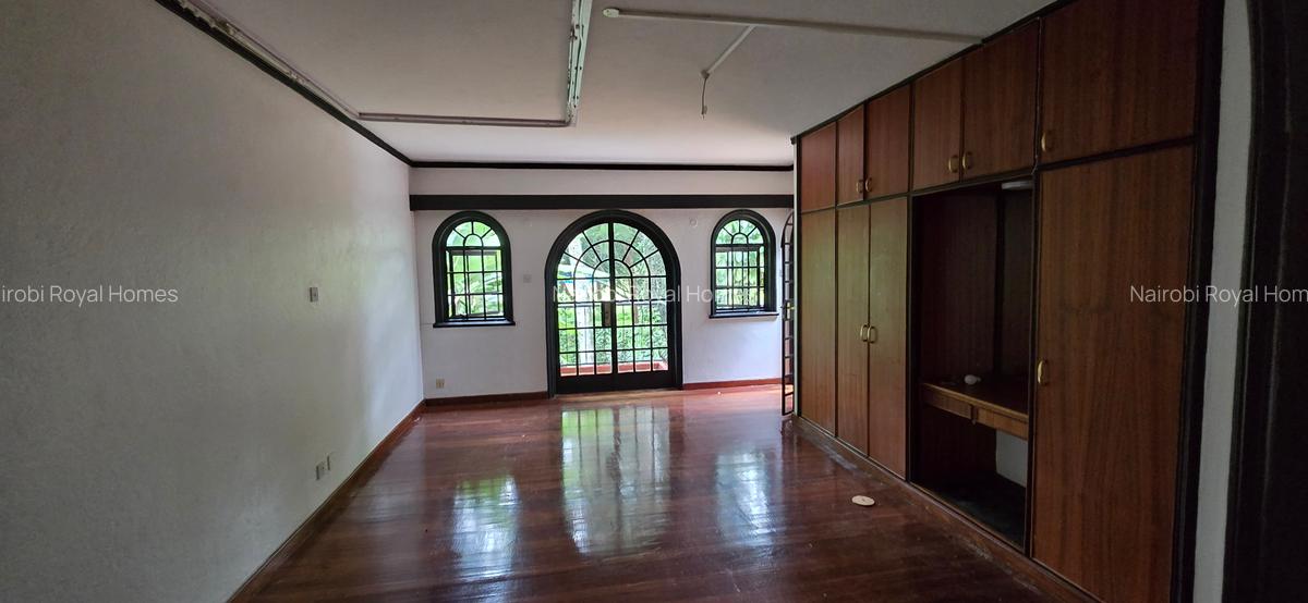 4 Bed Townhouse with En Suite at Riverside Drive - 20