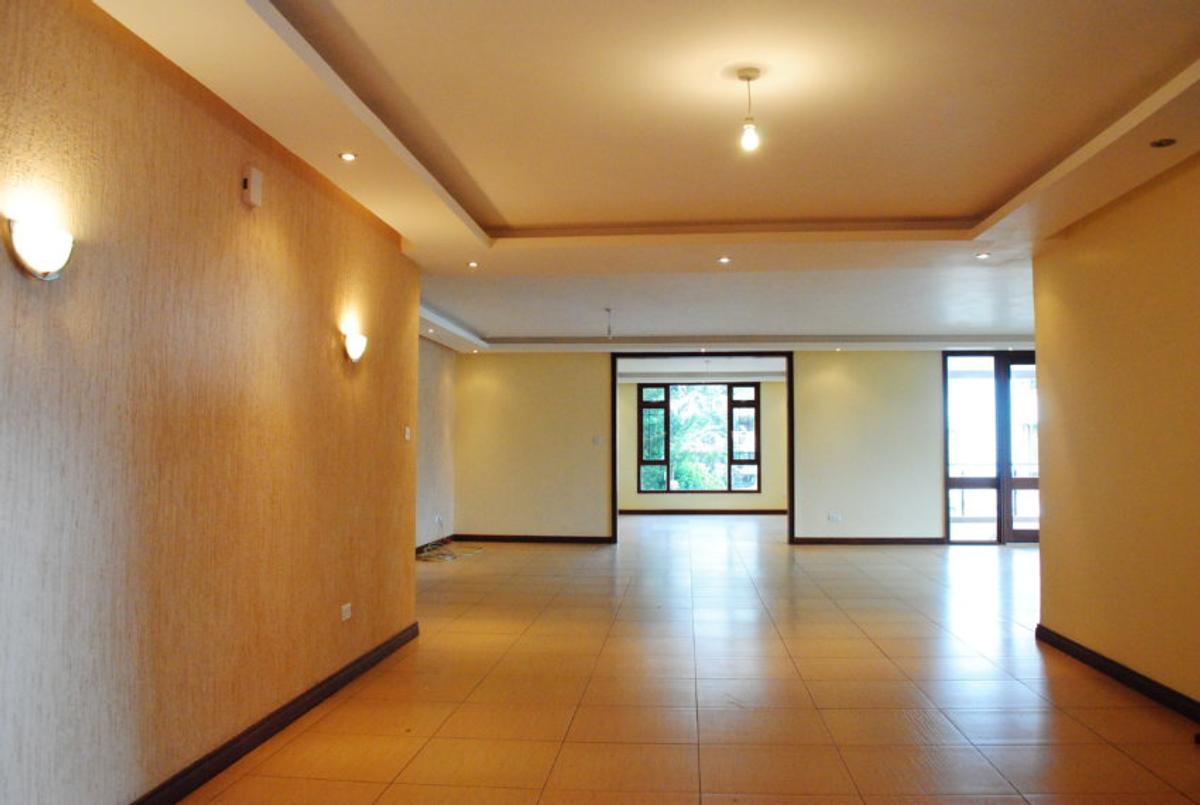 3 Bed Apartment with En Suite in Riverside - 14