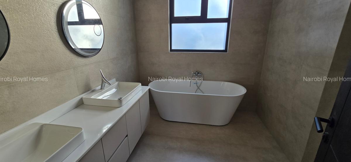 5 Bed Townhouse with En Suite at Lavington Green - 20