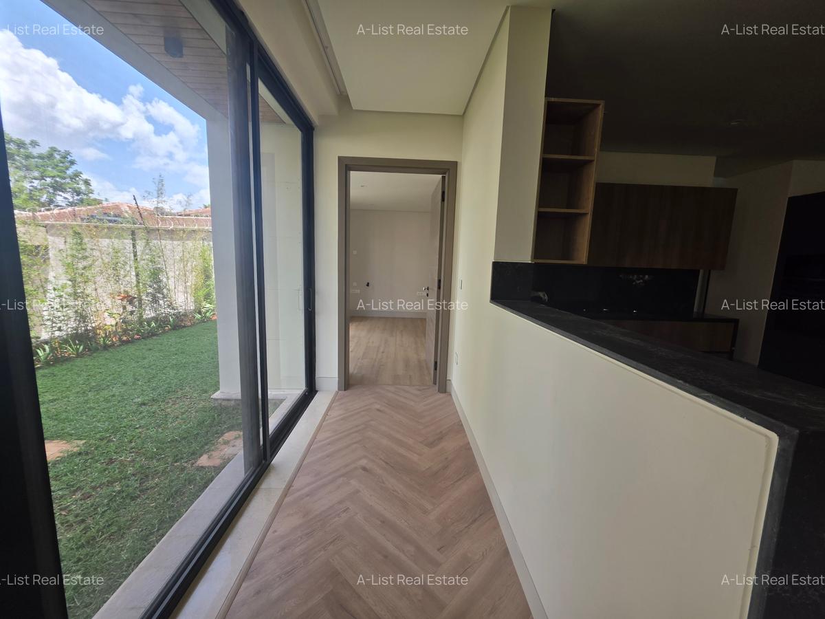 5 Bed Villa with En Suite at Grevilia Grove - 3