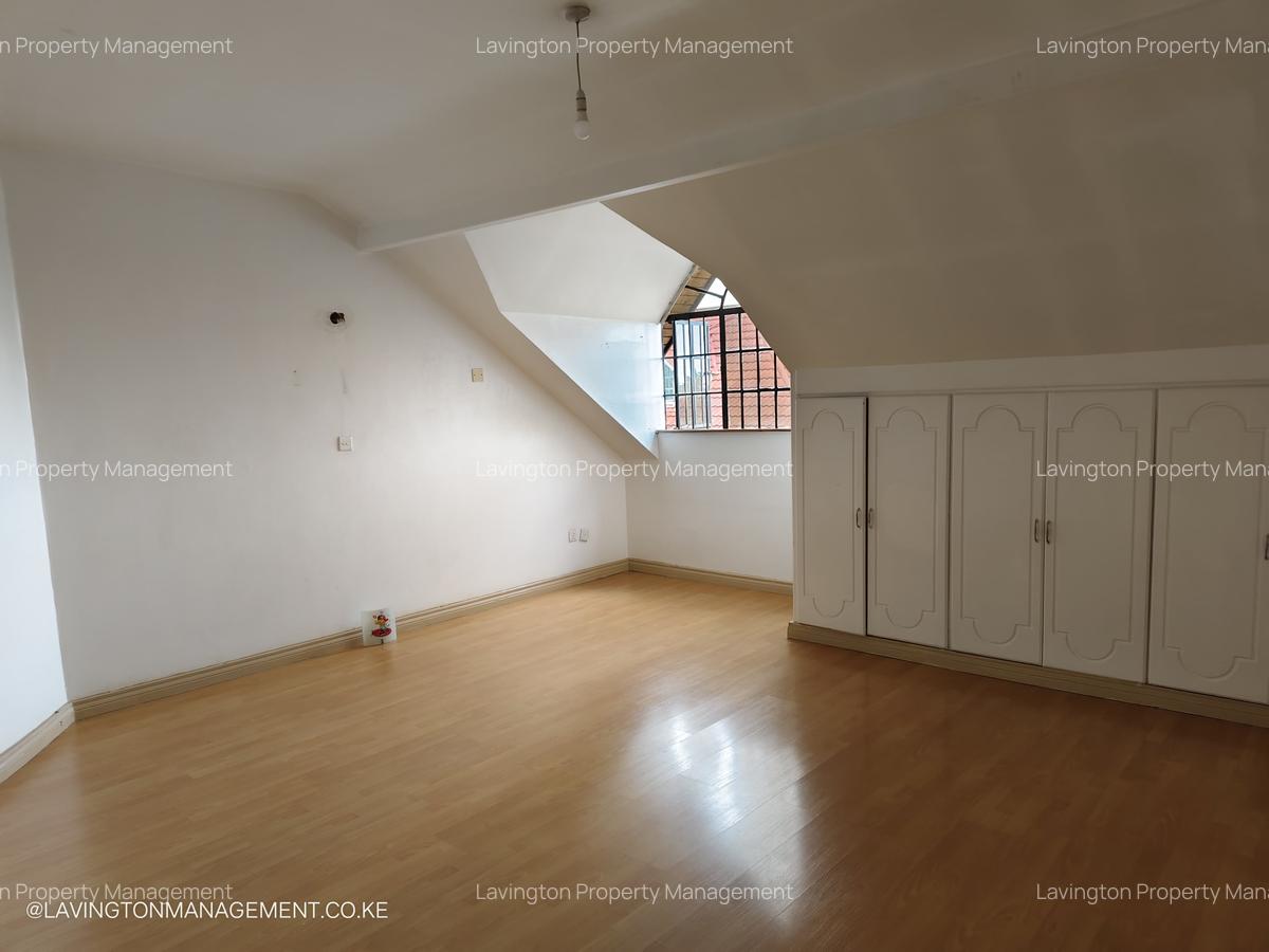 4 Bed Apartment with En Suite at Lavington Green - 9