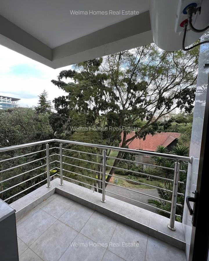 3 Bed Apartment with En Suite in Riverside - 5