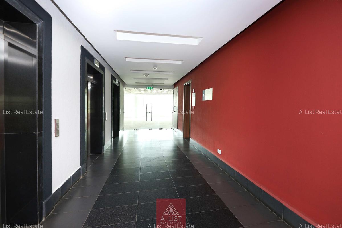 2,040 ft² Commercial Property with Service Charge Included at Woodvale Close - 6