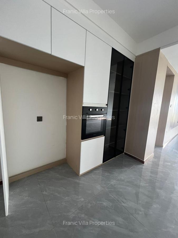 3 Bed Apartment with En Suite in Riverside - 8