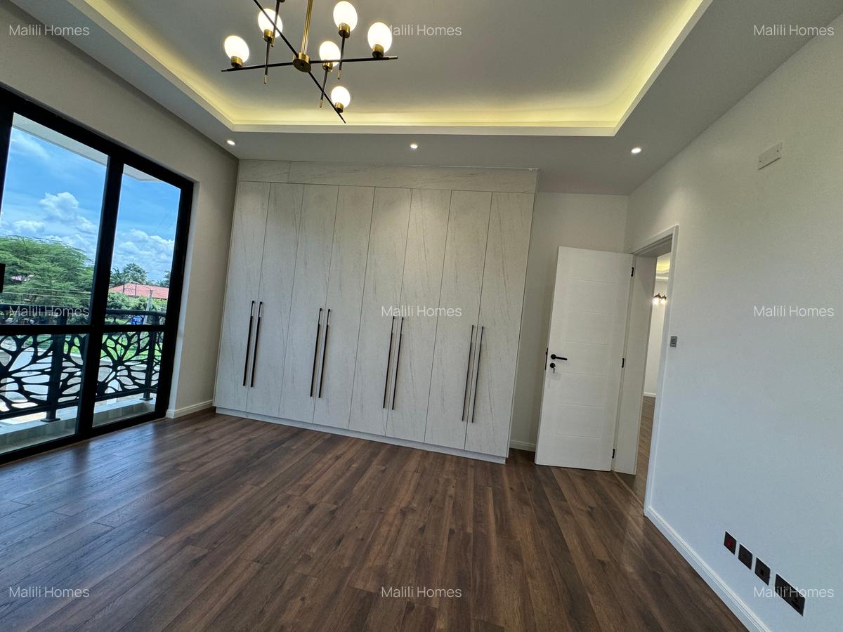 5 Bed Townhouse with En Suite in Lavington - 8