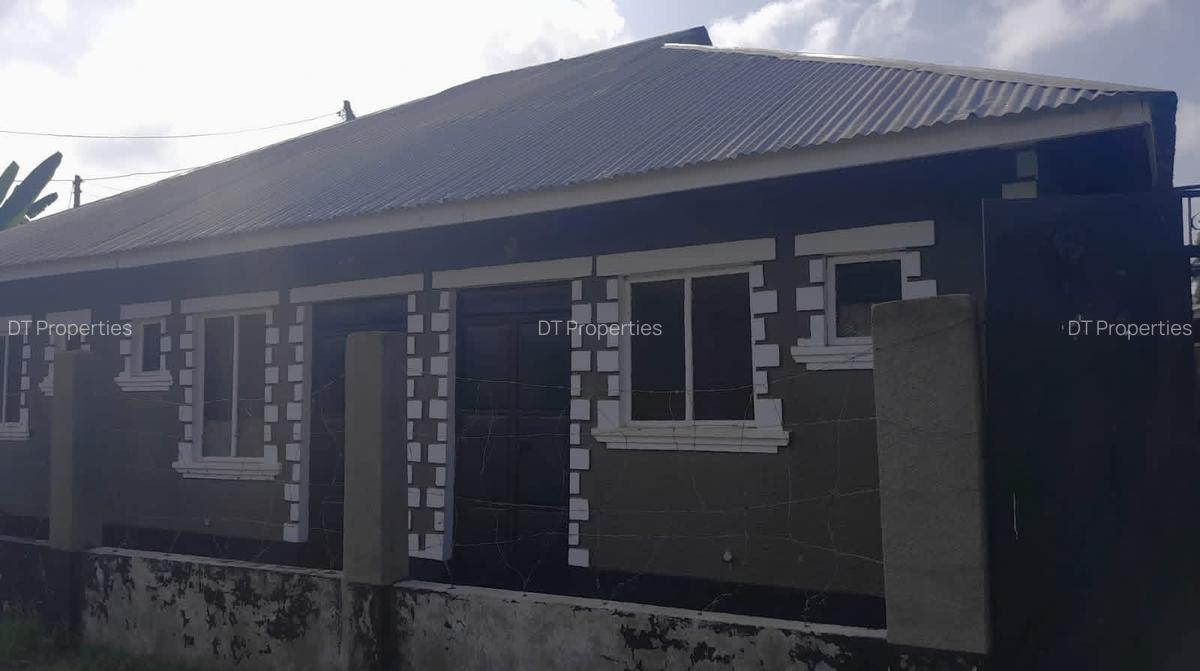 10 Bed House with Borehole at Bamburi - 8