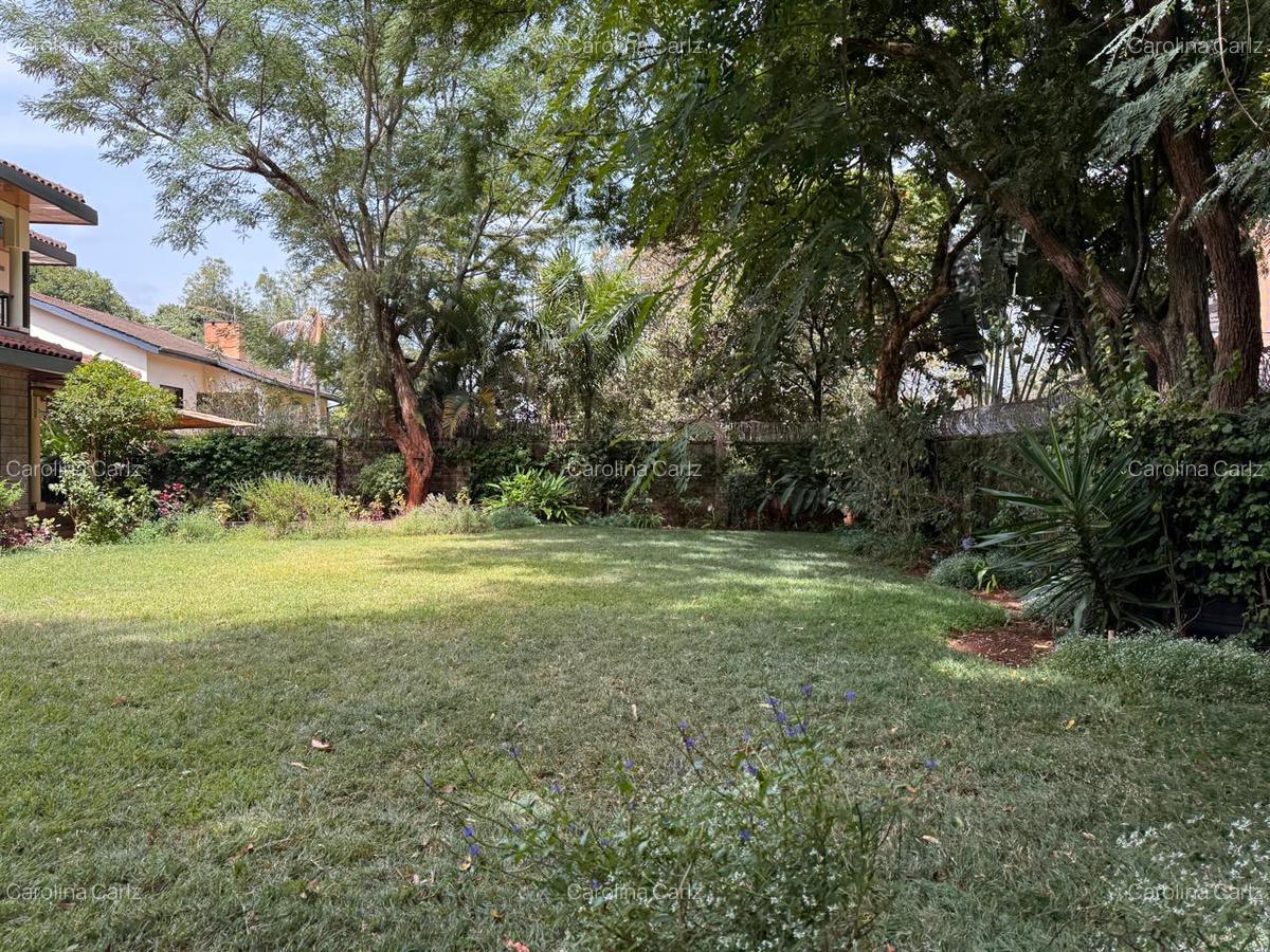 5 Bed House with En Suite in Nyari - 3